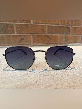Cole Haan Sunglasses 🕶️ Black Gradient Lenses & Metal Frame